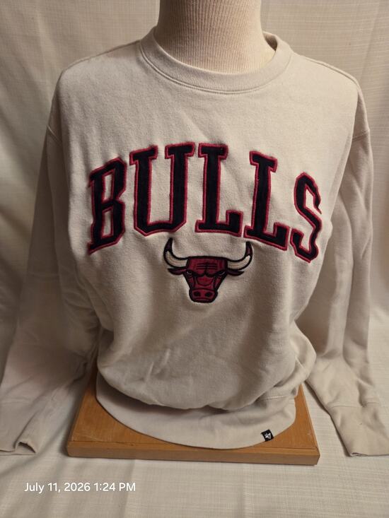 '47 Tops - '47 Chicago Bulls NBA Beige Crewneck Sweatshirt, Medium